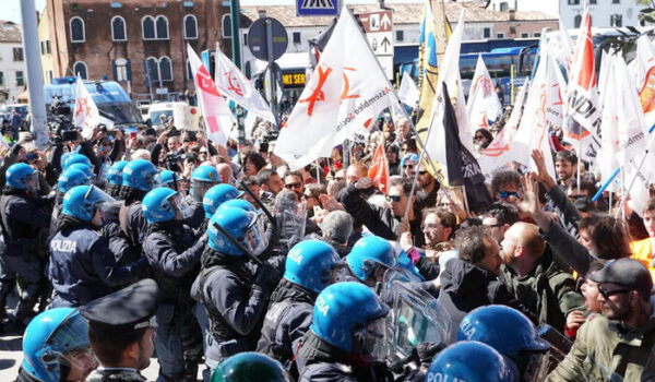 Venezia, manifestazioni contro il ticket d’accesso