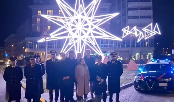 Verona dedica la Stella di Natale ai carabinieri morti a Castel D’Azzano