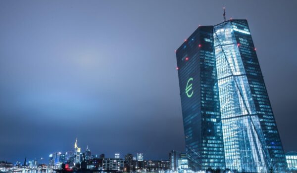 Bce, probabile altro rialzo tassi, inflazione alta fino a metà 2027