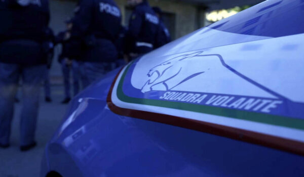 Droga e pistola in casa, arrestato a Milano il rapper Tony Boy