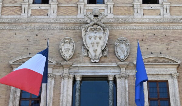 Ft, la Francia sostituisce l’Italia nelle preoccupazioni dei mercati sul debito
