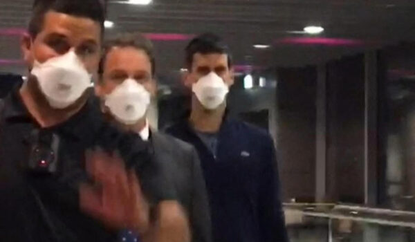 Djokovic sull’aereo diretto a Belgrado