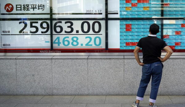 Borsa: Tokyo apre in ribasso (-0,33%)