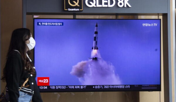 Giappone, Corea Nord ha lanciato missili balistici