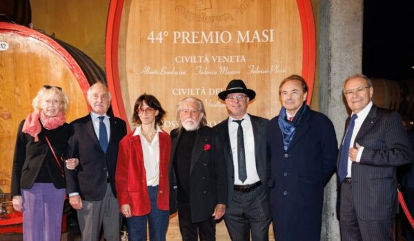 Premio Masi, i cinque vincitori firmano storica botte di Amarone