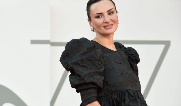 L’atteso ritorno di Arisa a Sanremo, la strana coppia Afef e Tronchetti Provera e Chanel Totti e il mistero dei mancati auguri al fratello Cristian