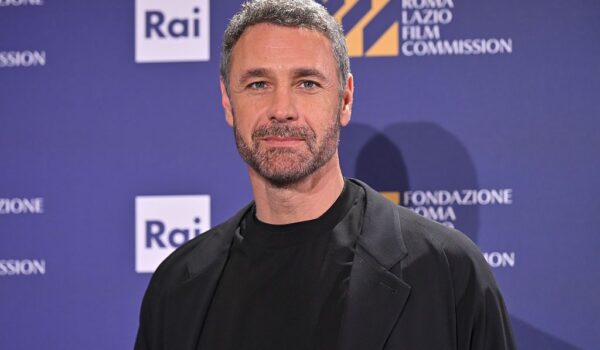 Raoul Bova: «Dopo il video di Fabrizio Corona volevo lasciare Don Matteo 15, ero disposto a far morire il mio personaggio»