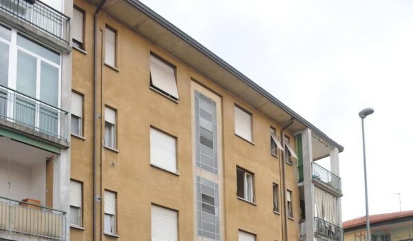 Donna muore nella vasca da bagno in casa, l’ipotesi del monossido di carbonio