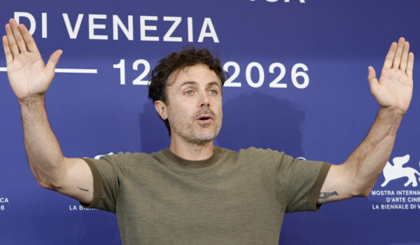 ‘Company’, Casey Affleck intreccia storie tra vendetta, perdono e vampiri