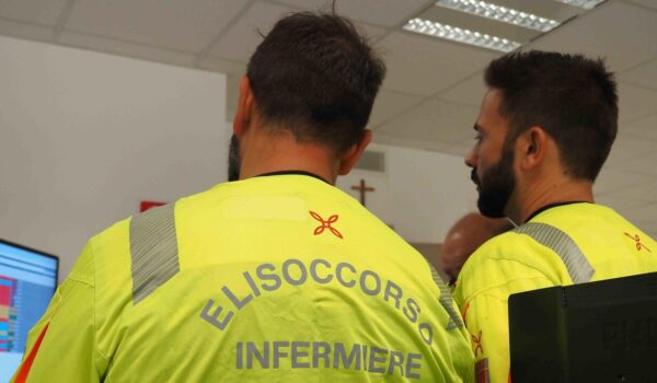 Investito da un autobus il primo giorno di scuola, 18enne gravissimo