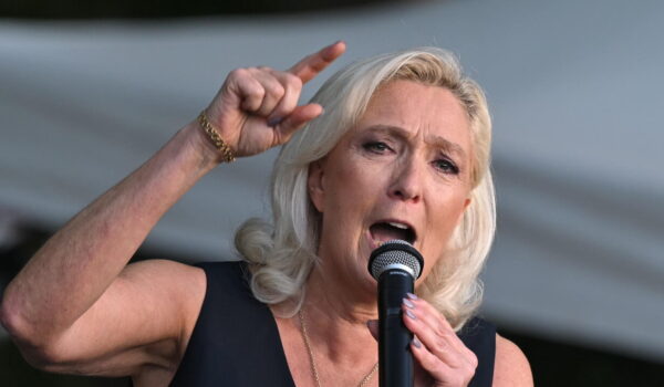 Marine Le Pen, ‘le presidenziali sono una battaglia contro le forze del declino’
