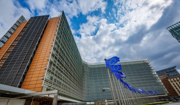 Commissione Ue, ‘presidente Polonia convalidi la nomina dei nuovi giudici’