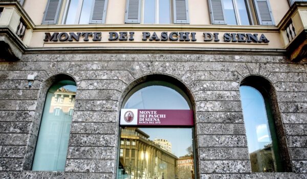 Iss, bocciare le offerte di Mps e la cedola da 4 miliardi