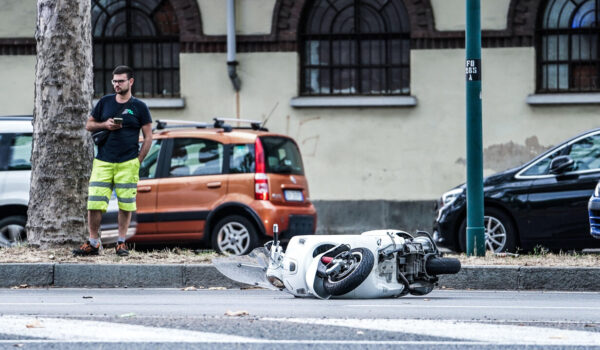 Motociclista esce di strada: morto 52enne nel Veronese
